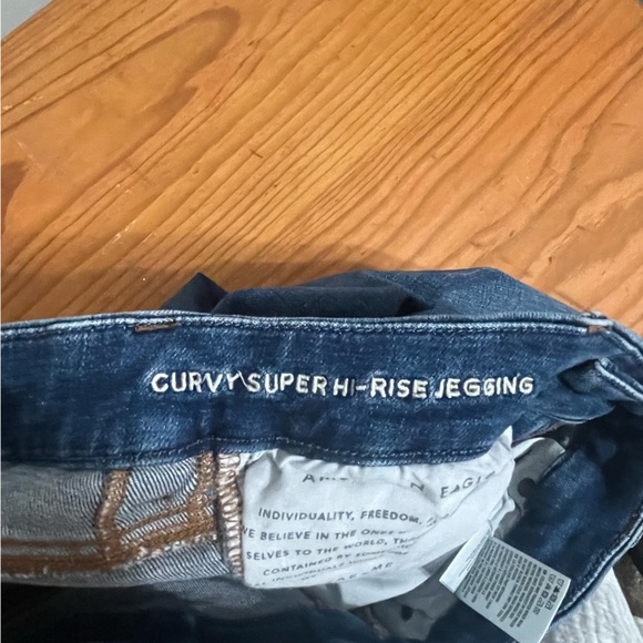 AE super stretch high rise mom jeans 8 - Picture 2 of 7